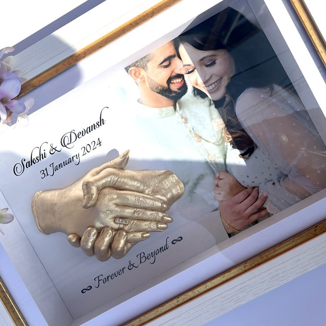 Couple hand series